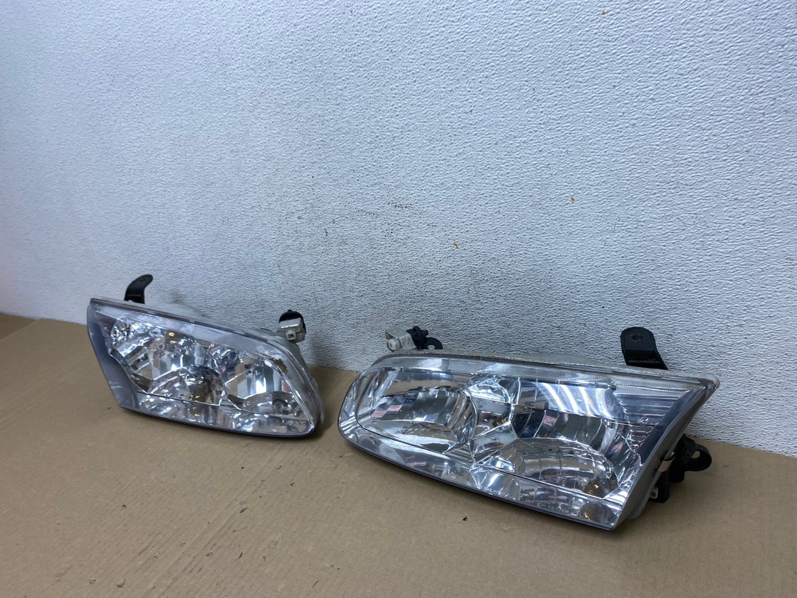 2000 to 2001 Toyota Camry Front Left+Right Side Headlights AE9486 LK1