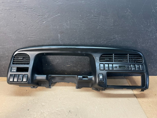 2000 to 2001 Isuzu Trooper Speedometer Radio Air Vent Bezel Trim AE3337 DG0