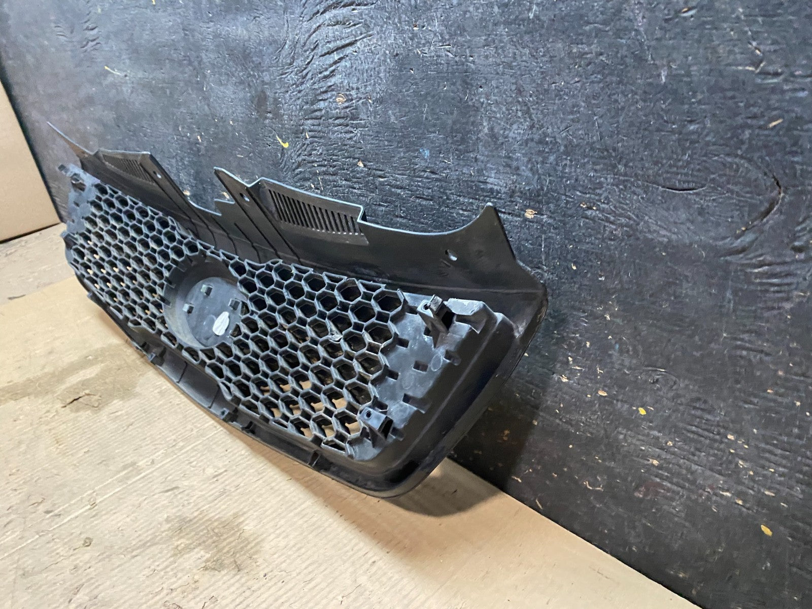 2010 to 2013 Kia Forte Koup Black Front Upper Bumper Grill Grille X3293 DG7