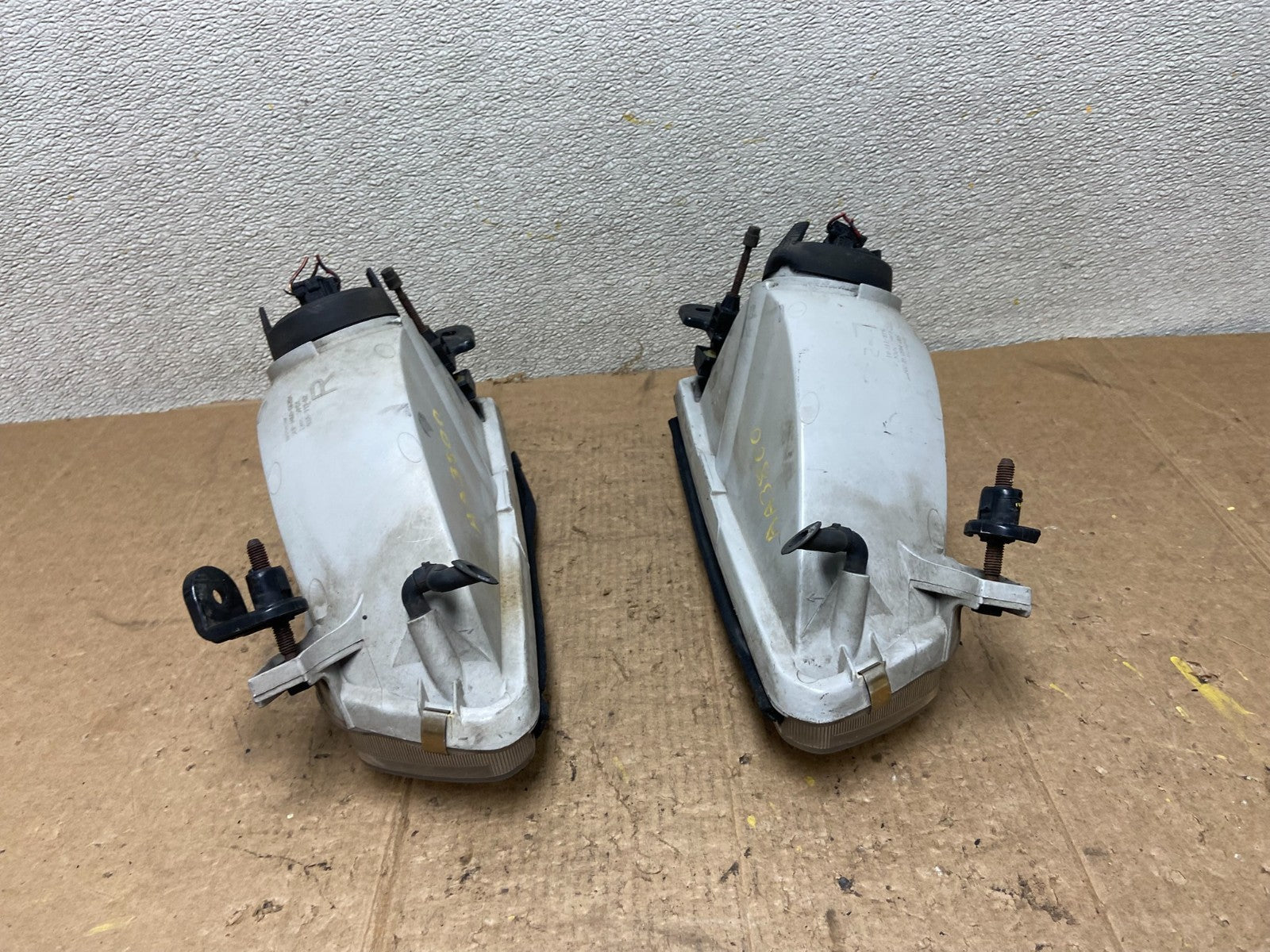 1997 1998 1999 Toyota Camry Left+Right Side Set Halogen Headlights AA3800 DW10