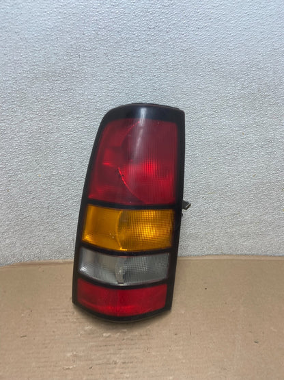 1999-2002 Chevrolet Silverado 1500 Sierra Left Driver Side Tail light AA9912 LK0