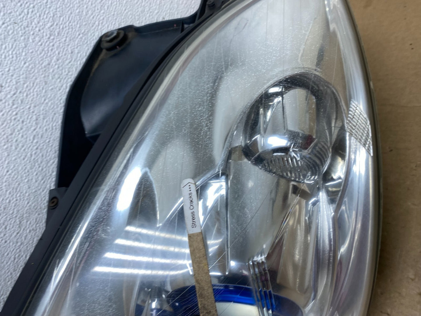2008-2012 Buick Enclave Left Driver Headlight Xenon Hid One Ballast AF9820 DW4