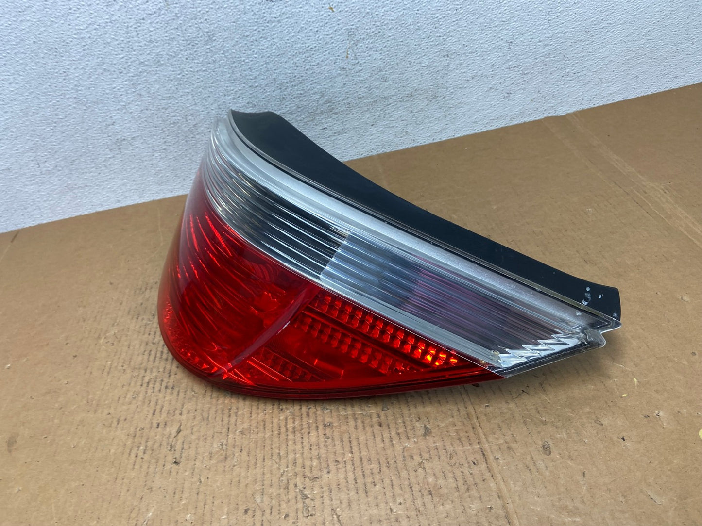 2004 - 2007 BMW 5 Series E60 Right Passenger RH Side Tail Light AE0411 LK1