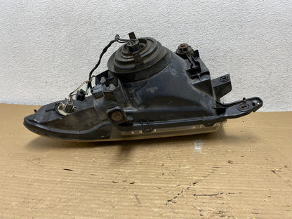 2000 to 2004 Mitsubishi Montero Pajero Right Passenger RH Headlight AG9054 DW5