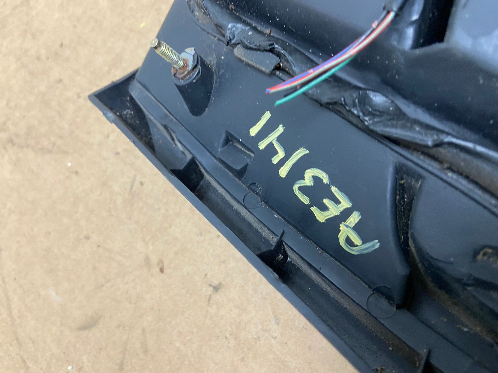 2000 2001 2002 2003 Nissan Sentra Left Driver Side Tail Light AE3141 LK7