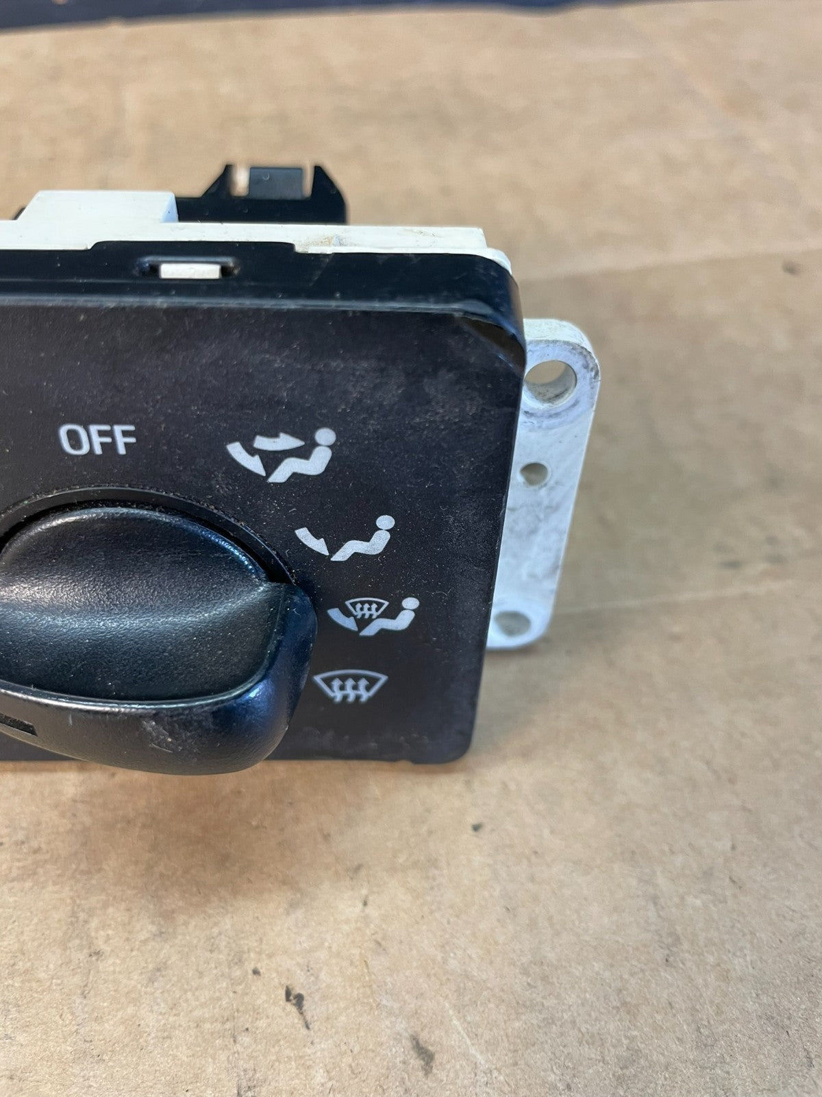 1999 to 2004 Ford F250 F350 Super Duty Heater A/C Climate Control ac5201 DG3