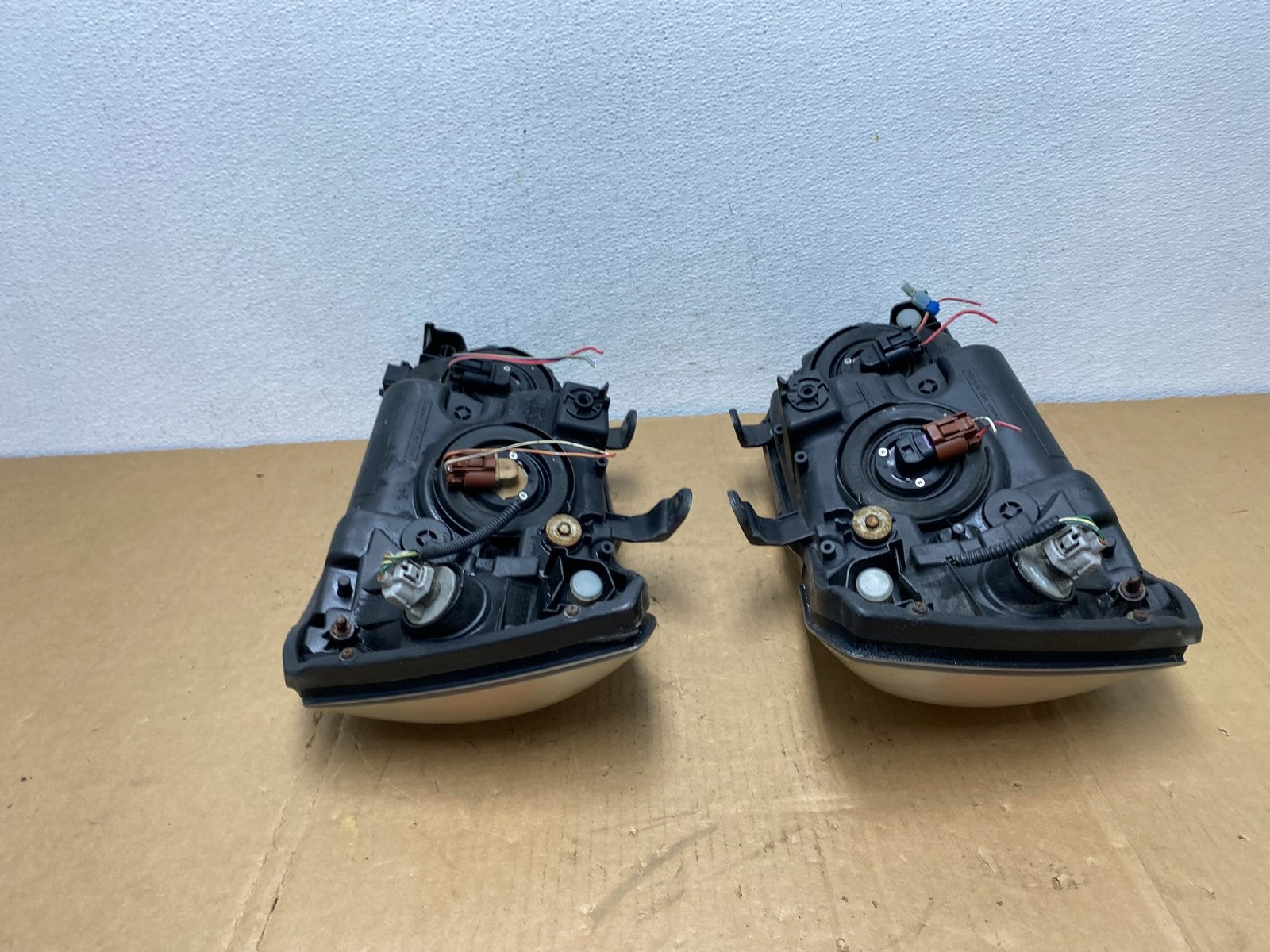 2004 2005 2006 Toyota Highlander Headlights Left+Right Side AC8563 DW9
