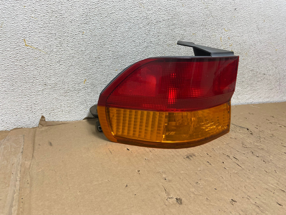 2002 2003 2004 Honda Odyssey Left Driver LH Side Tail Light AH2901 LK1