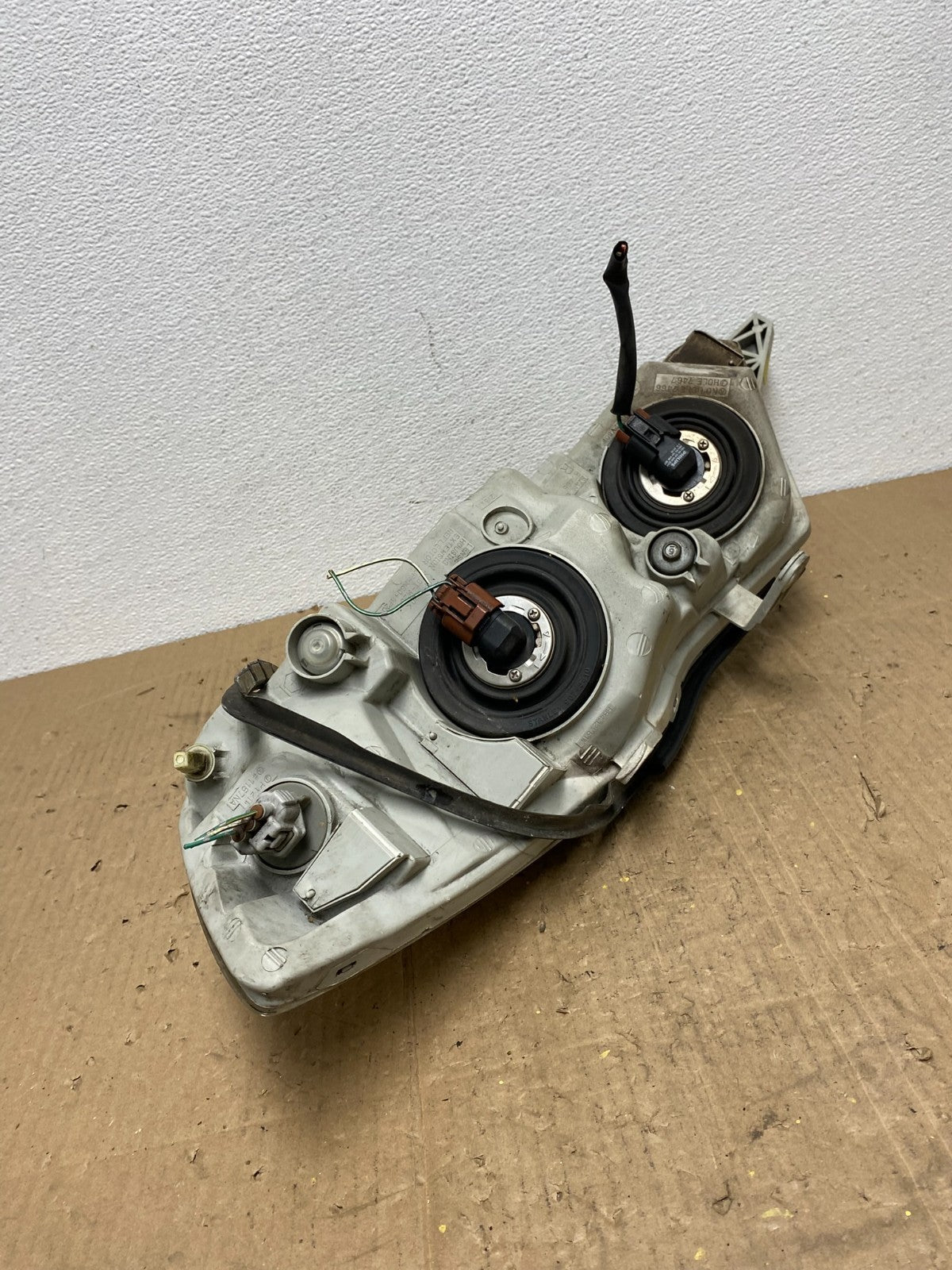 2000-2004 Toyota Avalon Halogen Headlight Right Passenger RH OEM AC0147 DW5
