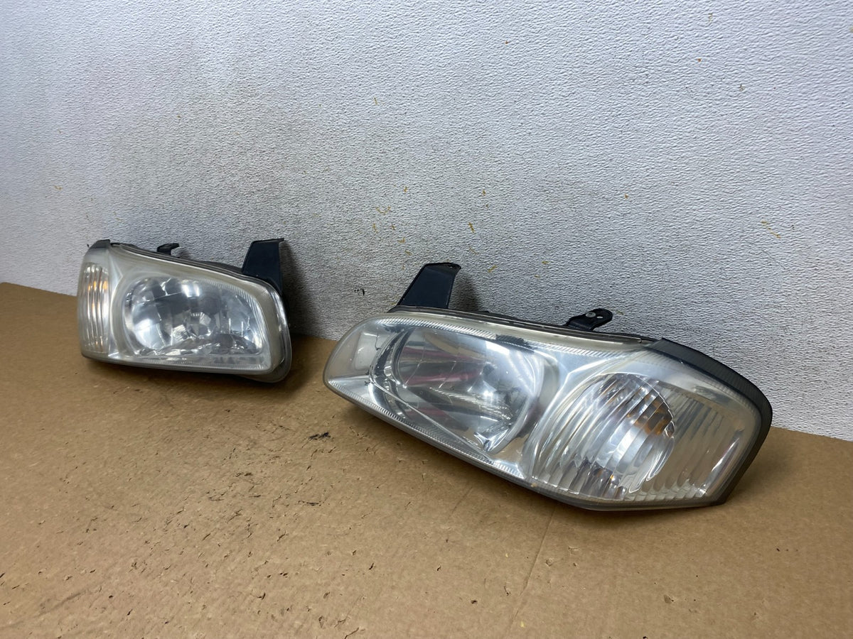 2000 to 2001 Nissan Maxima Left + Right Set Halogen Headlights AI3691 DW1