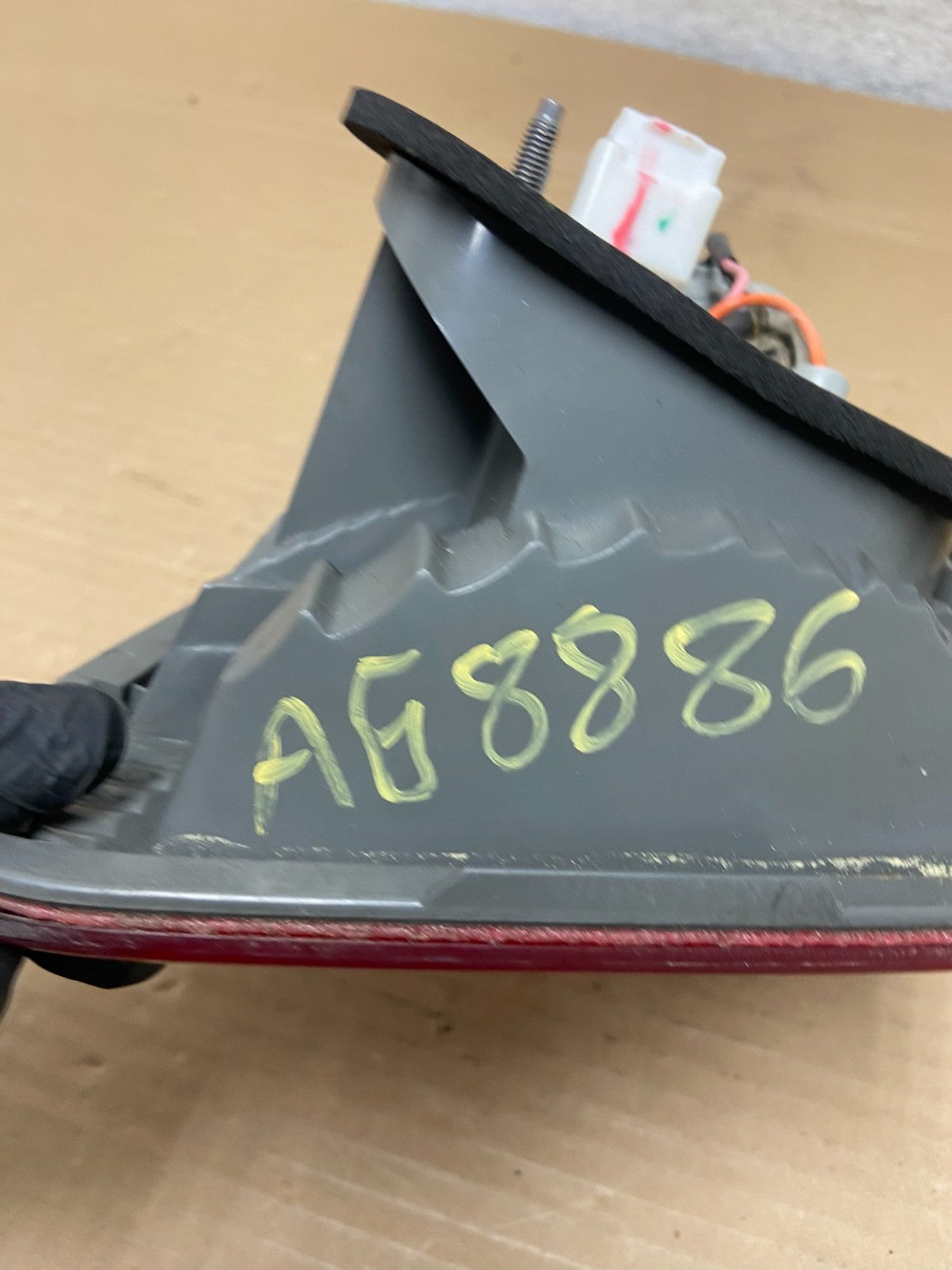 2011 2012 2013 Kia Sorento Left Driver Lh Inner Tail Light AG8886 DW6
