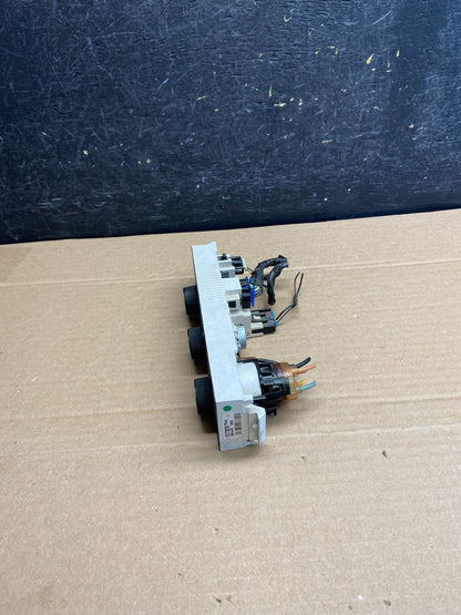 2008-2010 Chevrolet Express 1500 2500 3500 Climate Control Panel AG5014 DG2