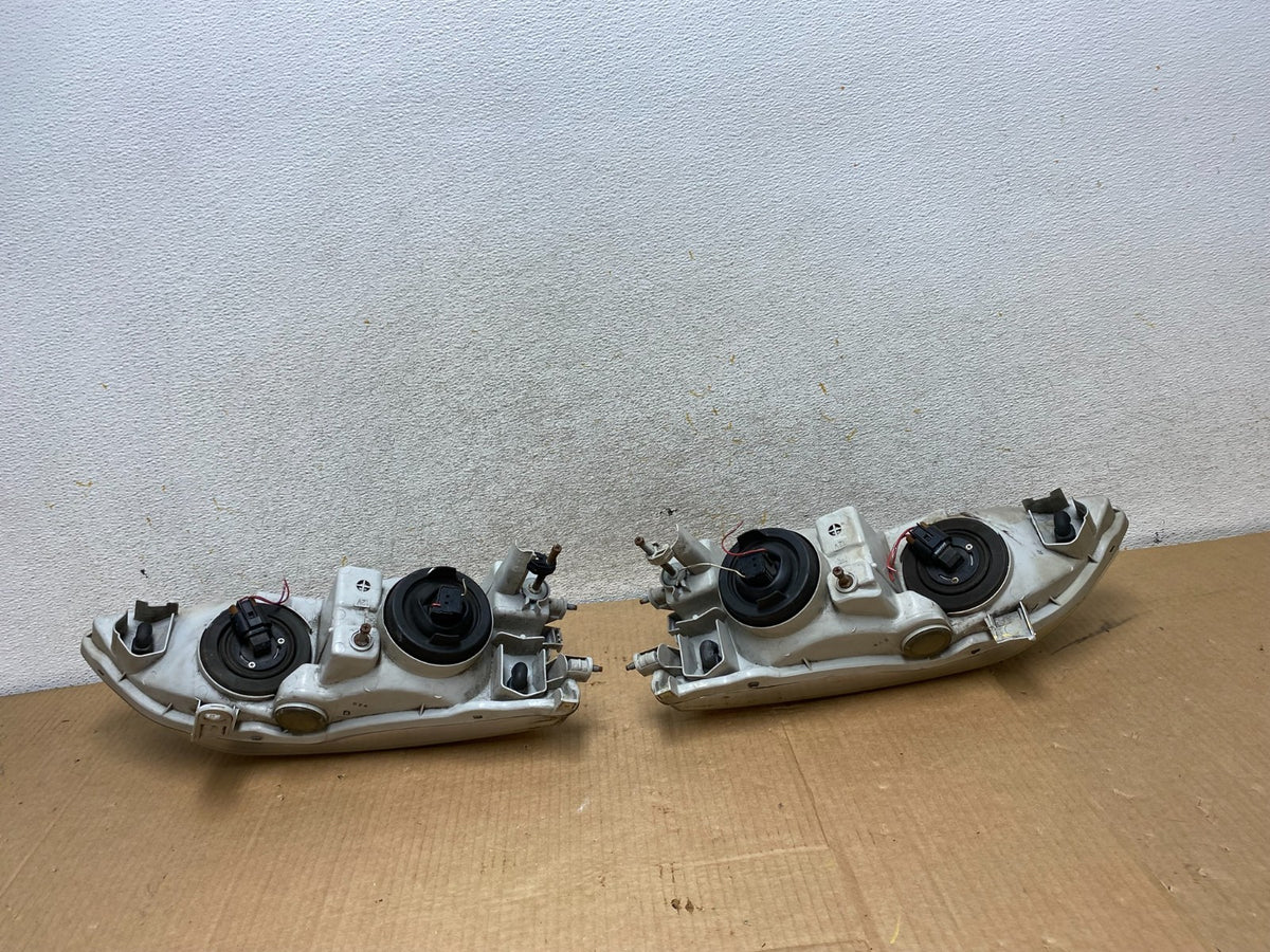 1997-2001 Lexus Es300 Left+Right Headlights Halogen AI6899 DW8