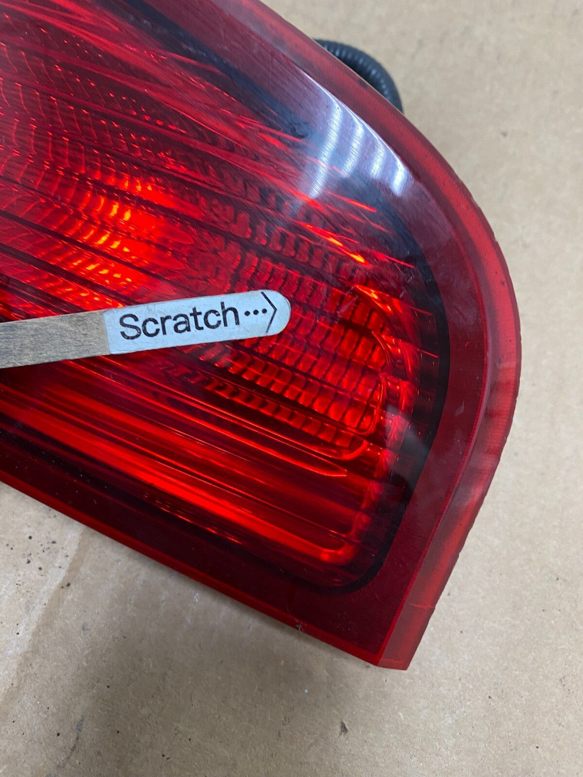 2003-2006 Lincoln Navigator Right Passenger Side Tail Light Inner OEM L2454 DW5