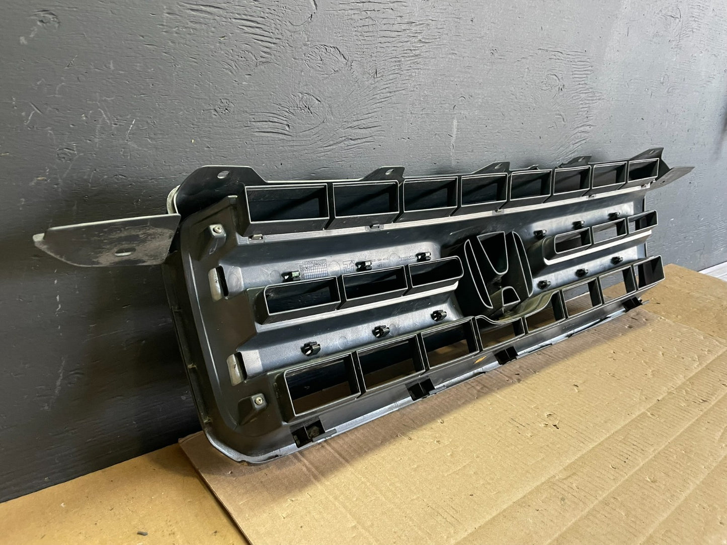 2006 to 2008 Honda Pilot Front Upper Grill Grille Oem AB7671  DG7