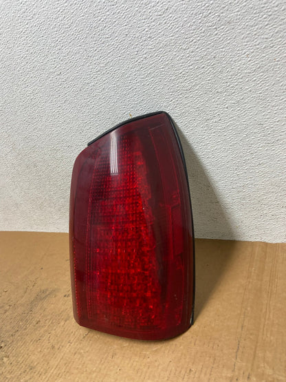2000 to 2005 Cadillac Deville Right Passenger Rh Side Tail Light AE2651 LK1