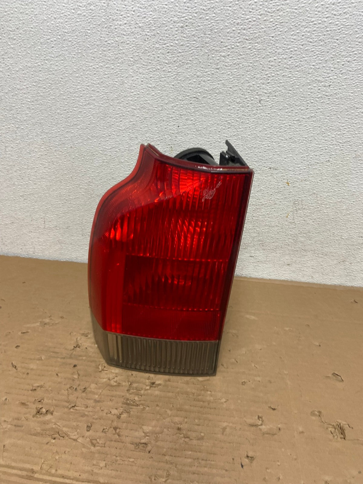 2001 - 2004 Volvo Xc70 V70 Left Driver LH Side Tail Light AD4306 LK0