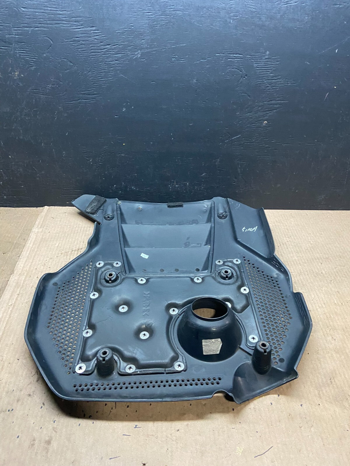 2006 to 2010 Hyundai Azera V6 Engine Motor Shield Cover OEM E4685 DG14