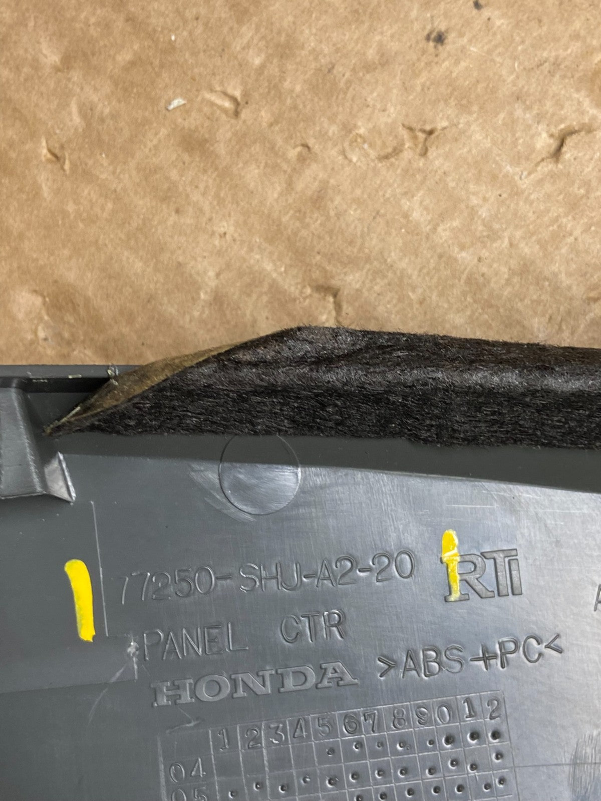 2005 to 2010 Honda Odyssey  Radio Climate Control Dash Trim Bezel W6344 DG6