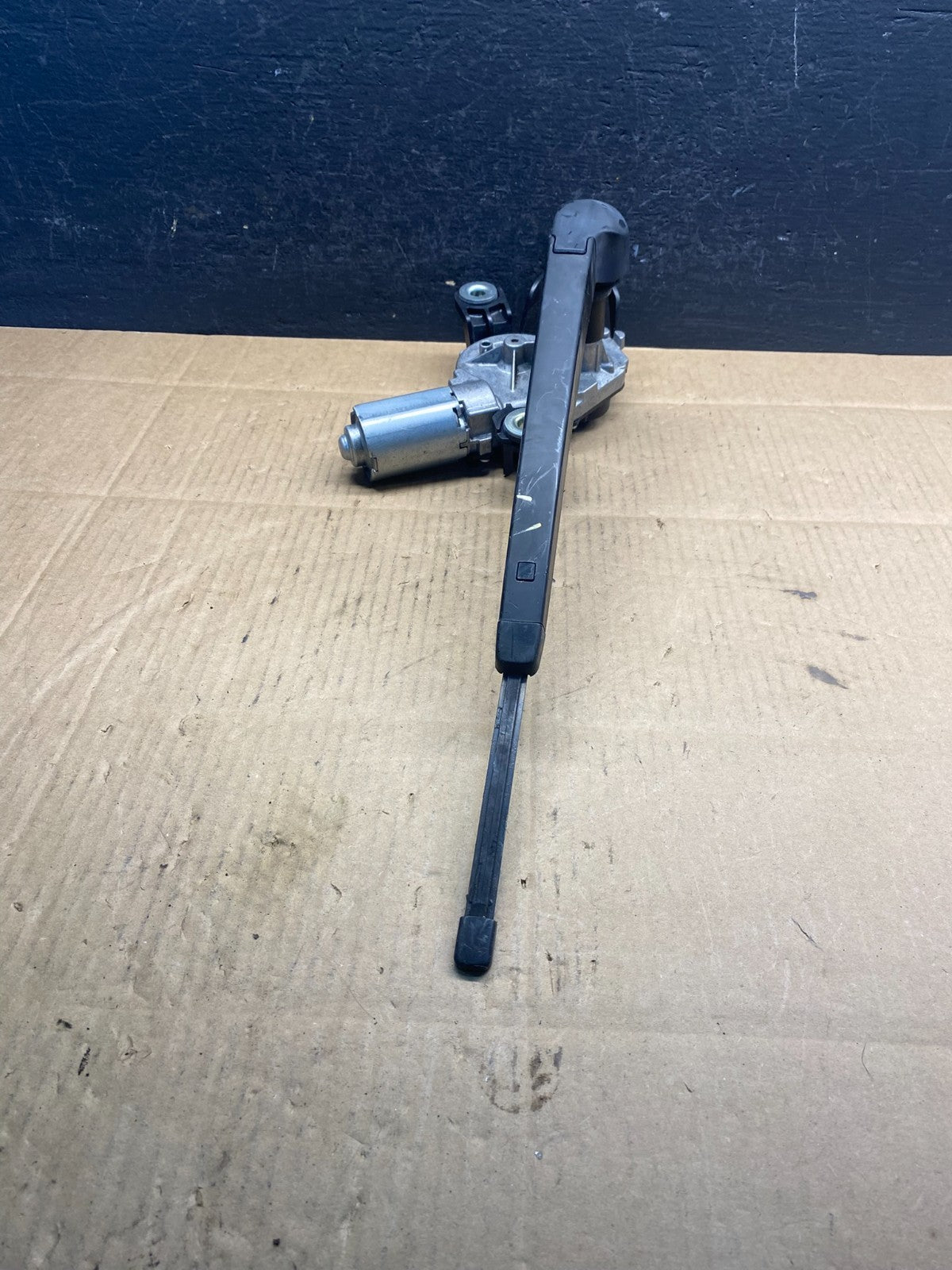 2010 to 2014 Volkswagen Golf Rear Windshield Wiper Motor AD5078 DG2