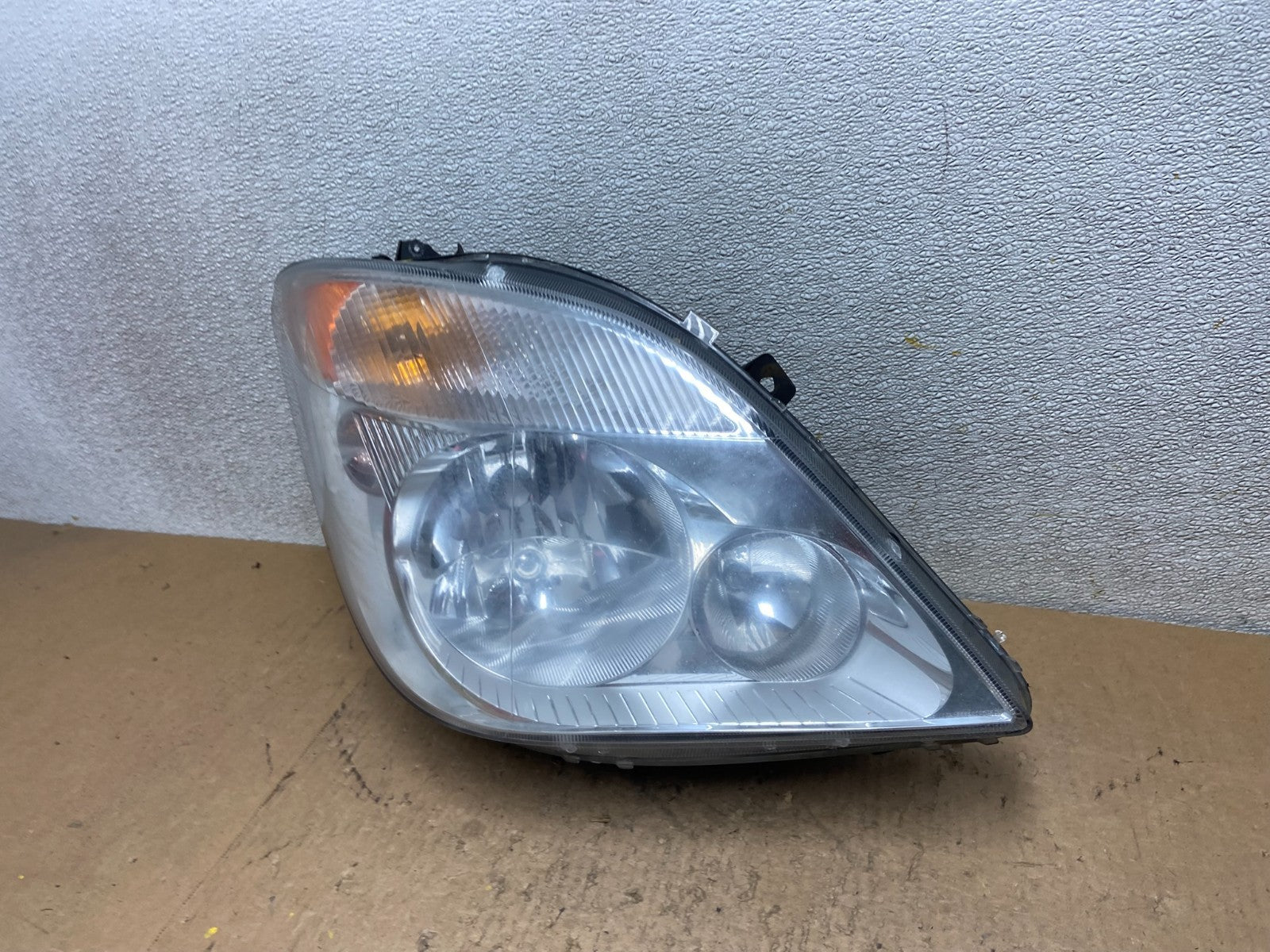 2007 to 2013 Mercedes Sprinter Headlight Right Passenger Halogen Oem AA0201 DW1