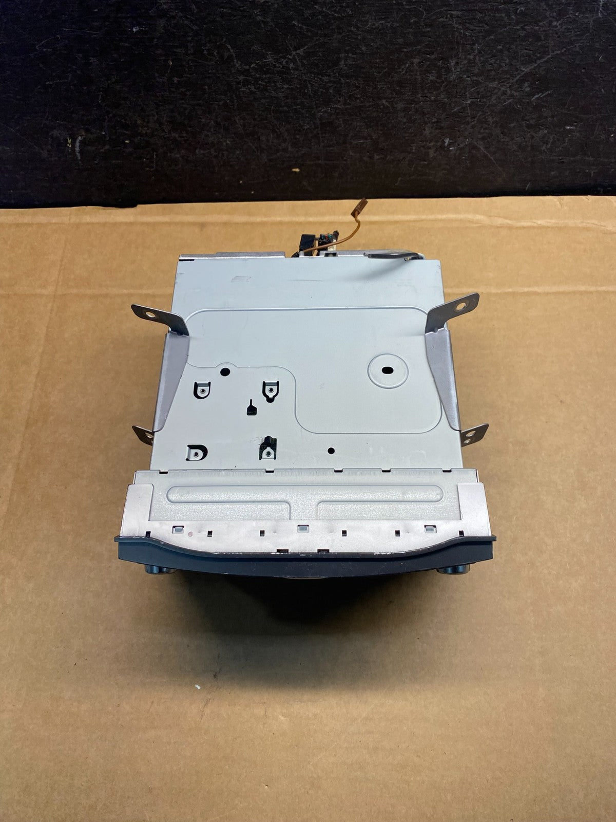2010 to 2012 Subaru Legacy AM FM CD MP3 Radio Player AD7569 DG4