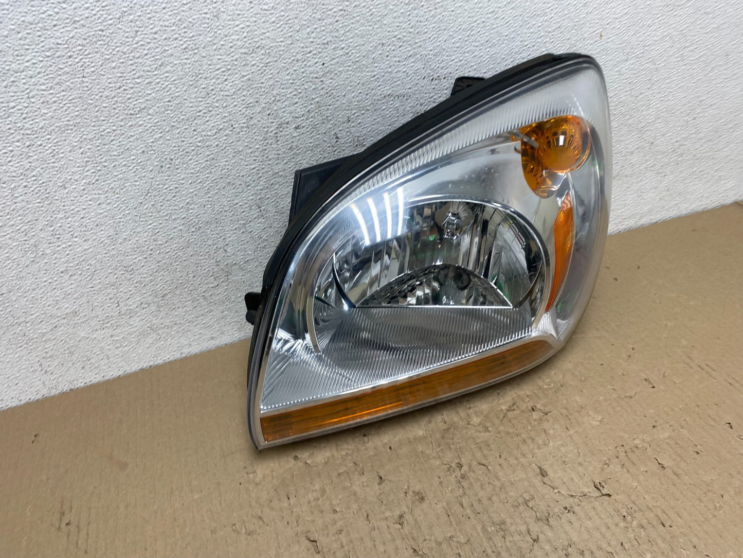 2005 to 2006 Kia Sportage Left Driver LH Halogen Headlight DEPO AE9763 DW2