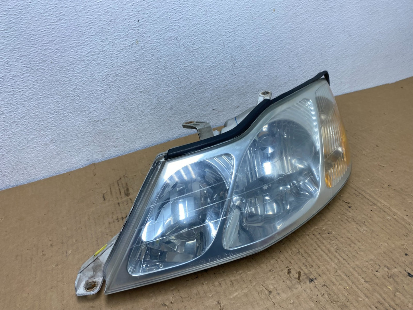 2000 to 2004 Toyota Avalon Halogen Left Driver LH Headlight AC7795 DW2