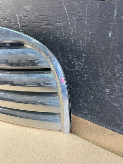 2006 to 2011 Chevrolet HHR Front Upper Grill Grille AC1963 DG1