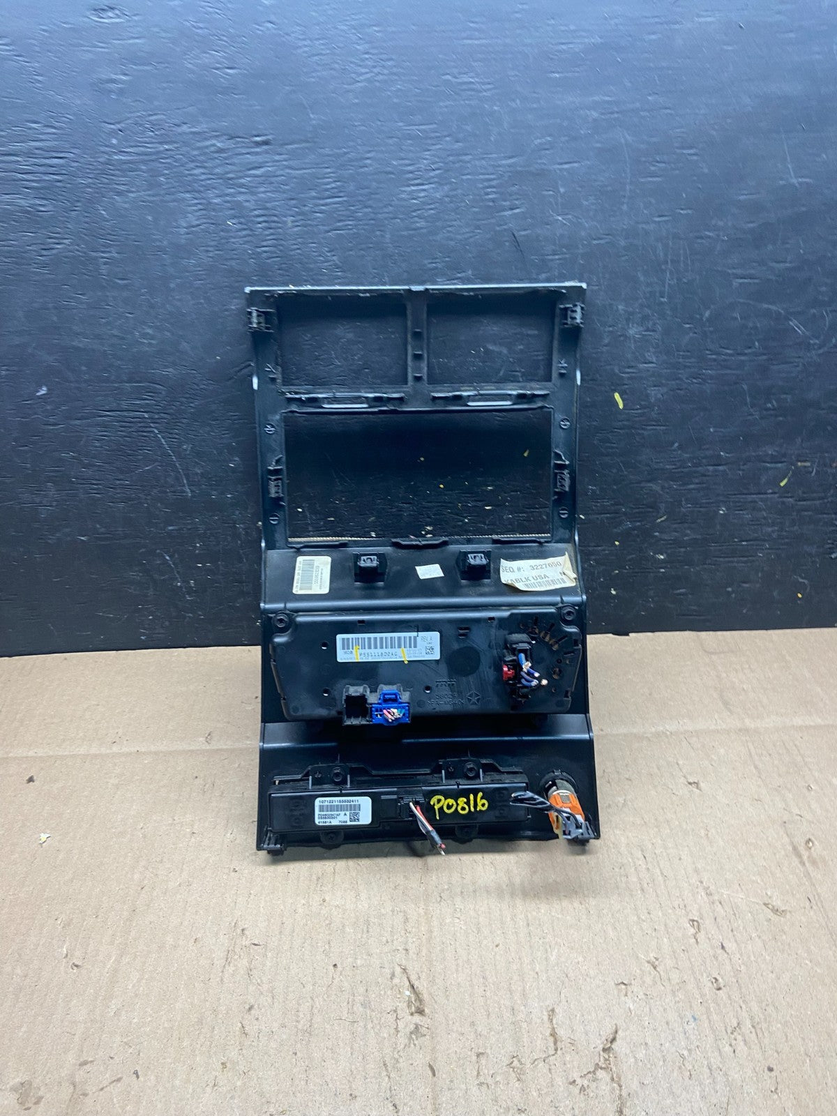 2007 to 2012 Dodge Nitro Dash Climate Temperature Control Radio Bezel Q0816 DG5