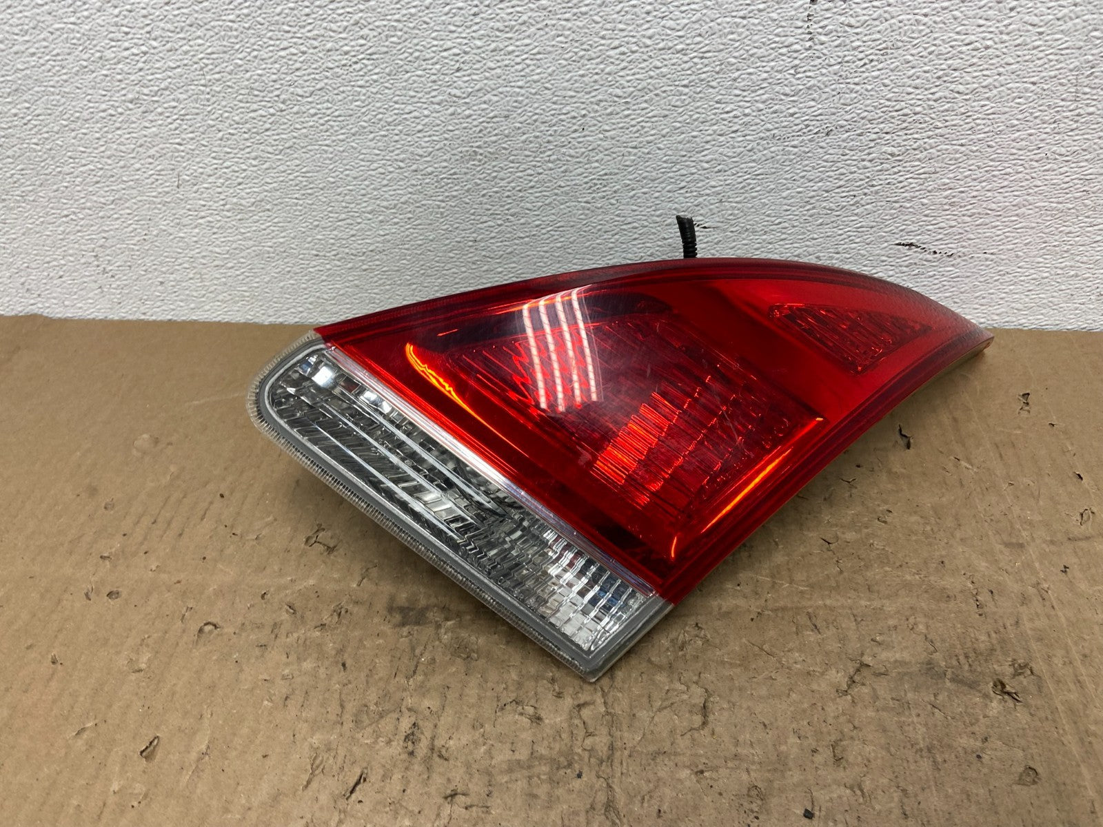 2009 to 2012 Toyota Venza Right Passenger RH Side Inner Tail Light OEM AC0138 DG0