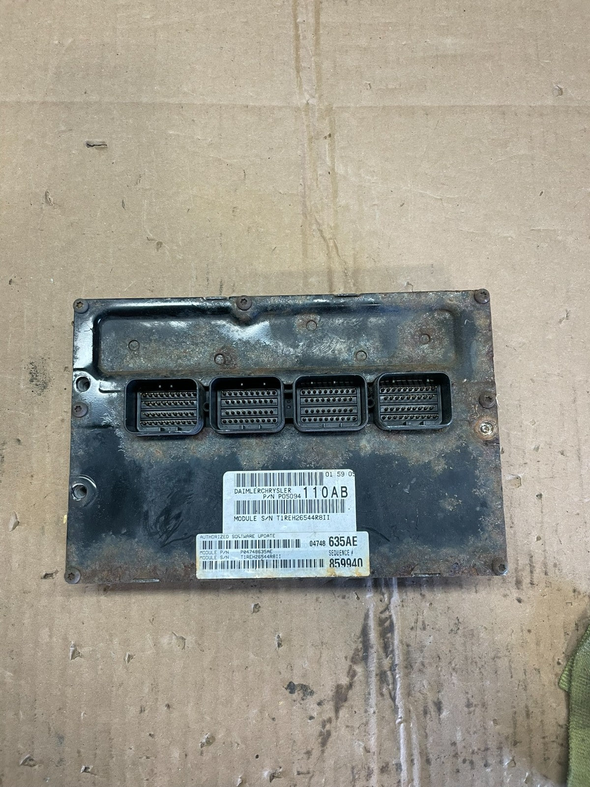 2005 Chrysler Caravan Engine Control Unit ECU P05094110AB ac5493 DG1