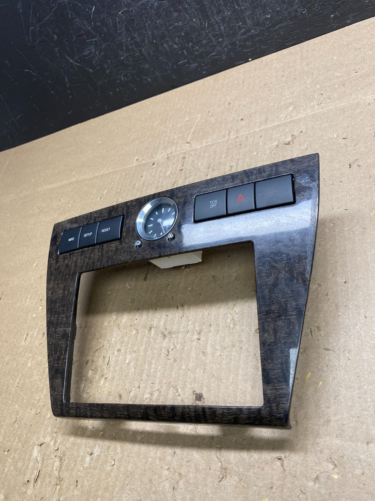 2006 to 2009 Ford Fusion Center Dash Radio Clock Bezel Trim ac6594 DG1