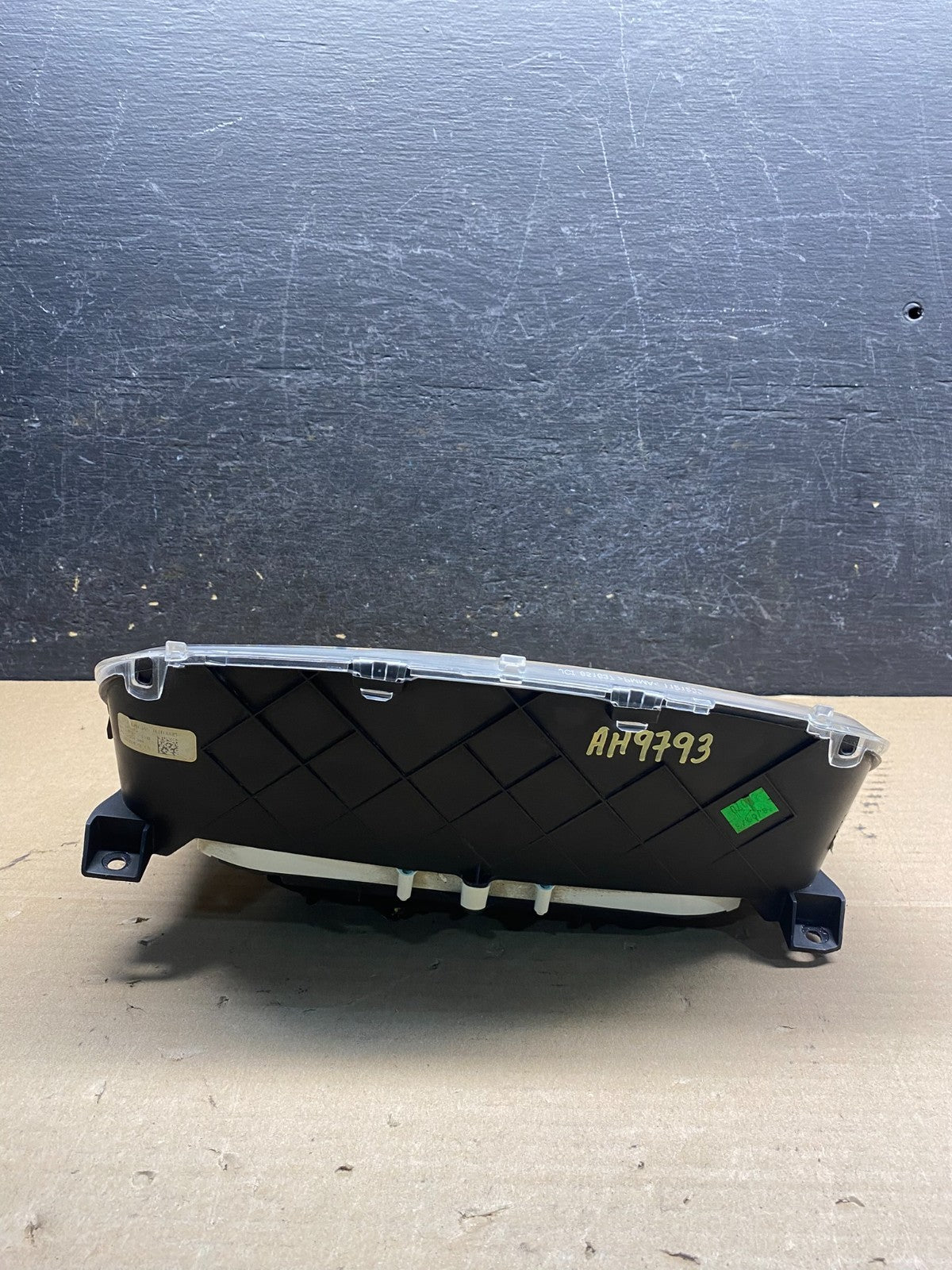 2006 to 2010 Hummer H3 Dash Cluster Gauge Speedometer AH9793 DW3