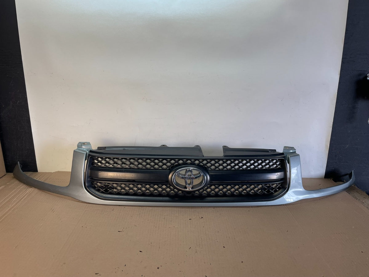 2004 2005 Toyota RAV4 Front Upper Grill Grille ah6519 DG0