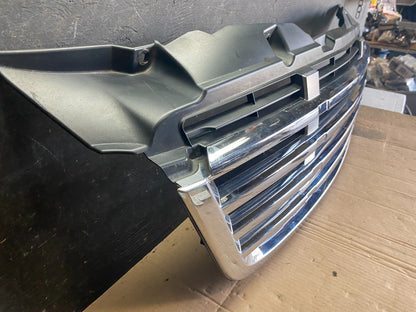 2009 to 2011 Freightliner Sprinter Front Upper Chrome Grill Grille Q0530 DG2