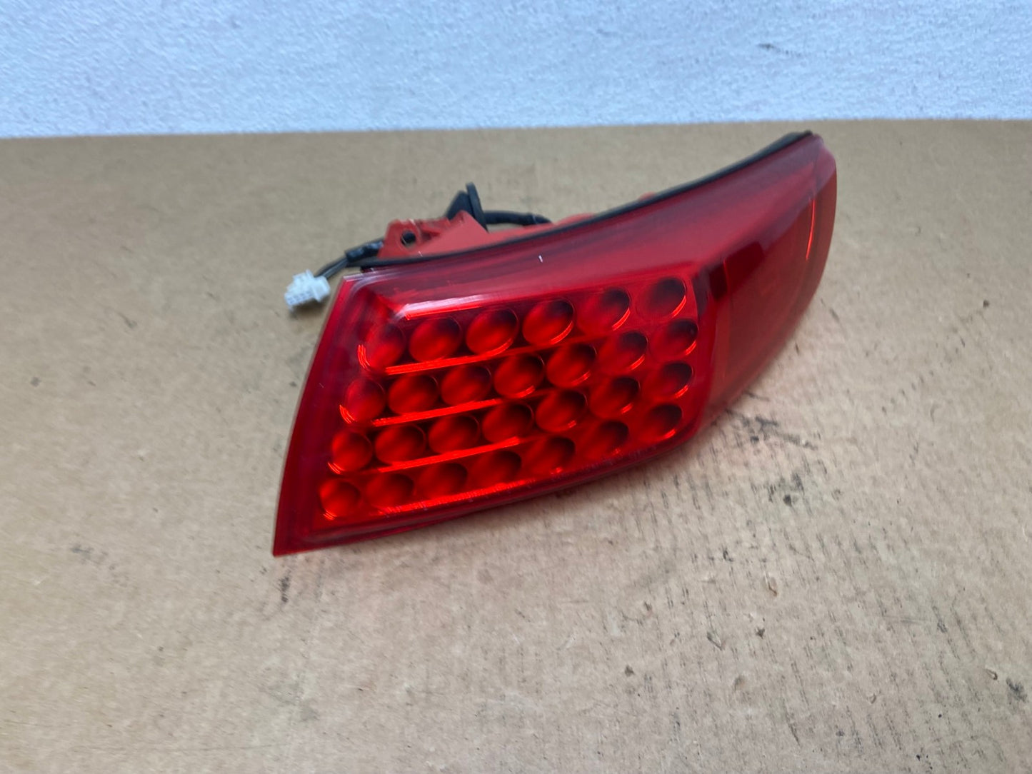 2003 to 2008 Infiniti FX35 FX45 Right Passenger RH Side Tail Light OEM AC1835 LK2