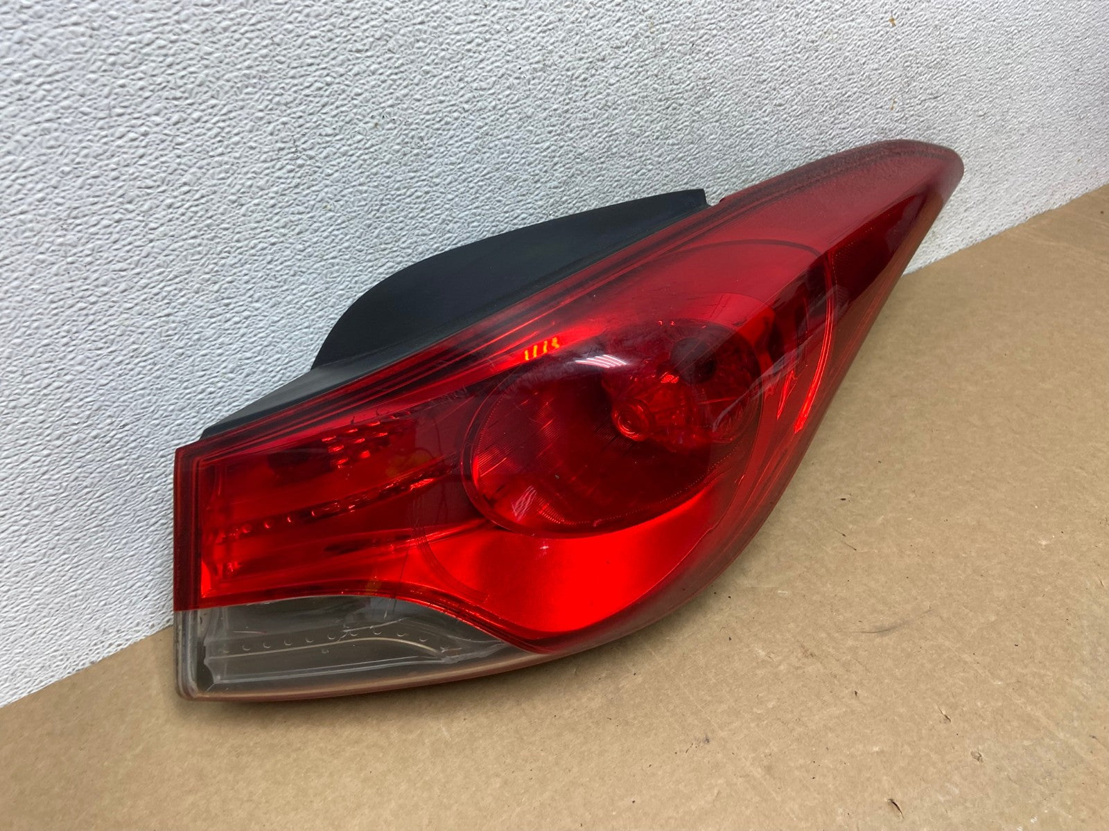 2011 2012 2013 Hyundai Elantra Sedan Right Passenger Tail Light AF9929 LK2