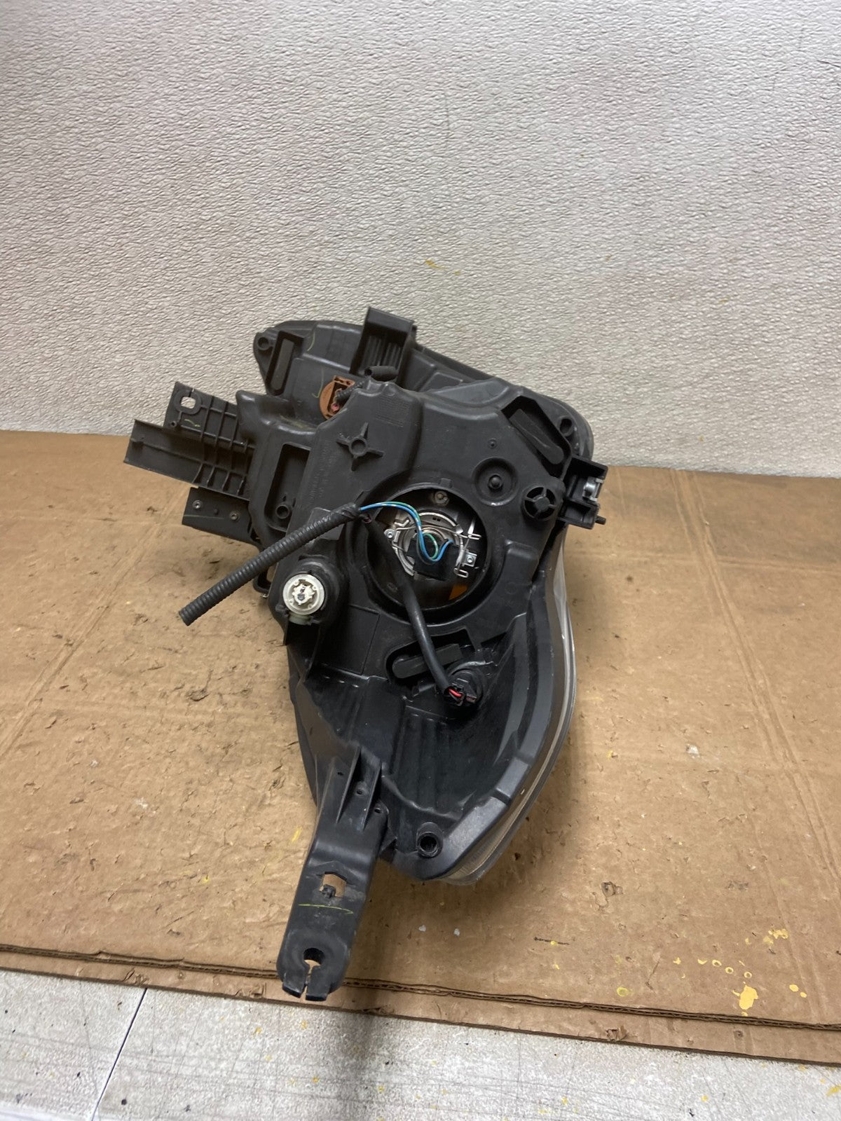 2015 to 2019 Nissan Versa Headlight Left Driver Lh Side Oem Y8166 DW8