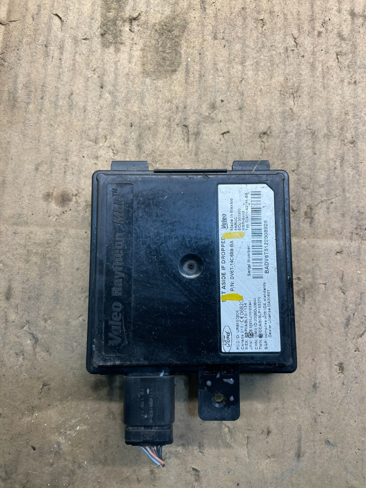 2013 to 2016 Ford Escape Rear Radar Blind Spot Module OEM w7206 DG2