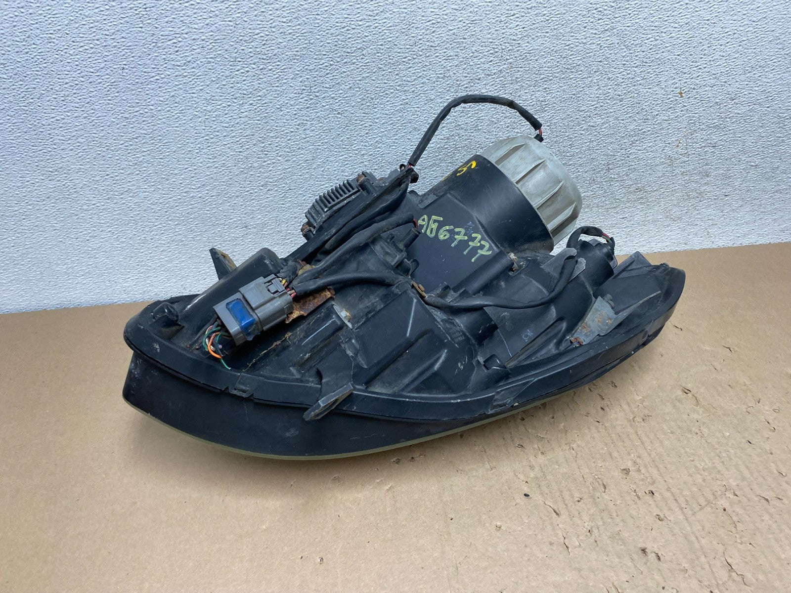 2004 to 2006 Nissan Maxima Left Driver Side Headlight Hid Xenon AG6777 DW4