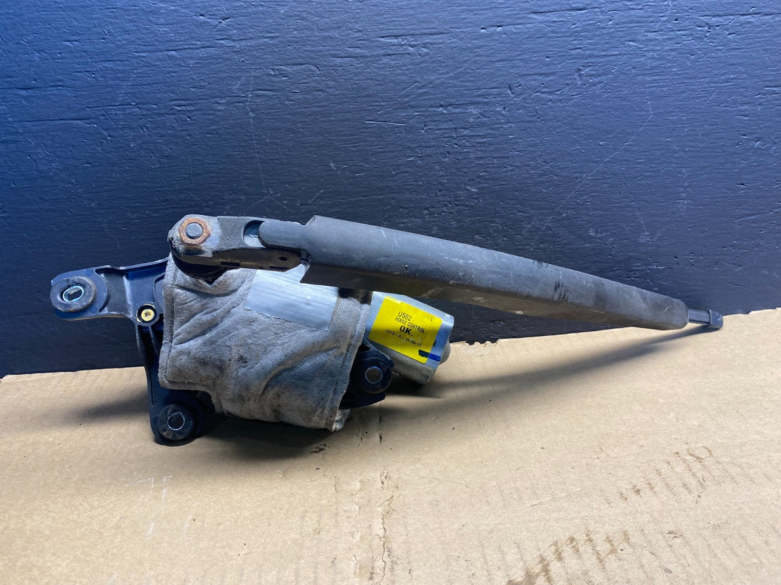 2011 to 2019 Ford Explorer Rear Windshield Wiper Motor OEM ab7392 DG0