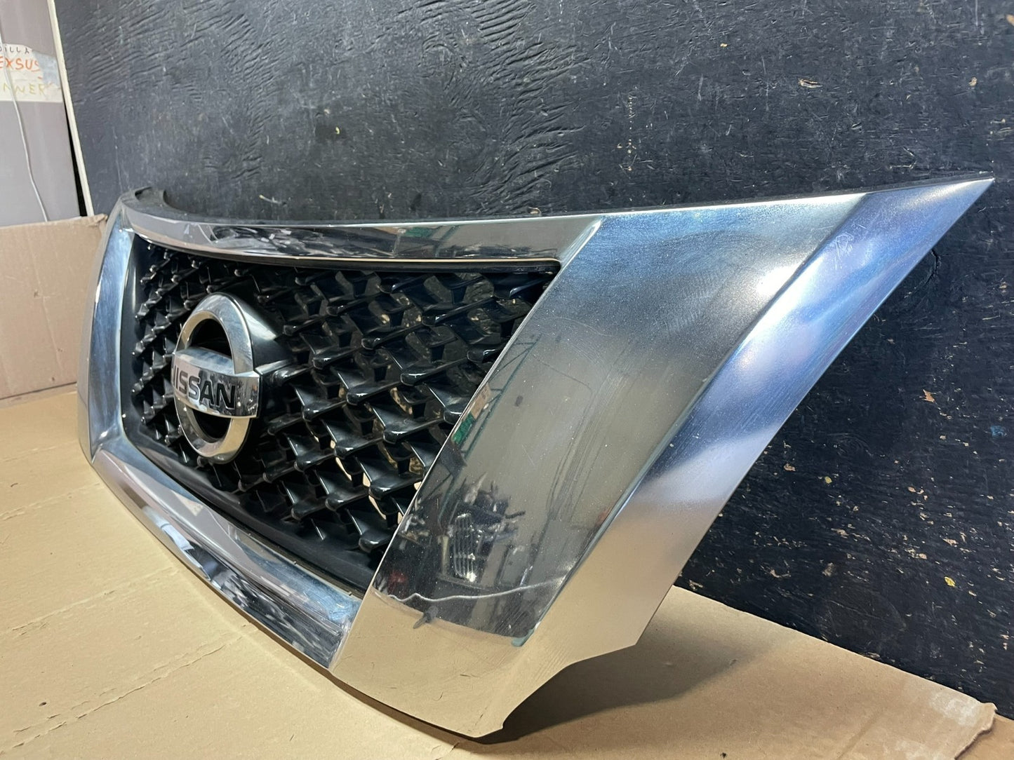 2013 to 2016 Pathfinder  Front Upper Chrome Grill Grille OEM s5740 DG2