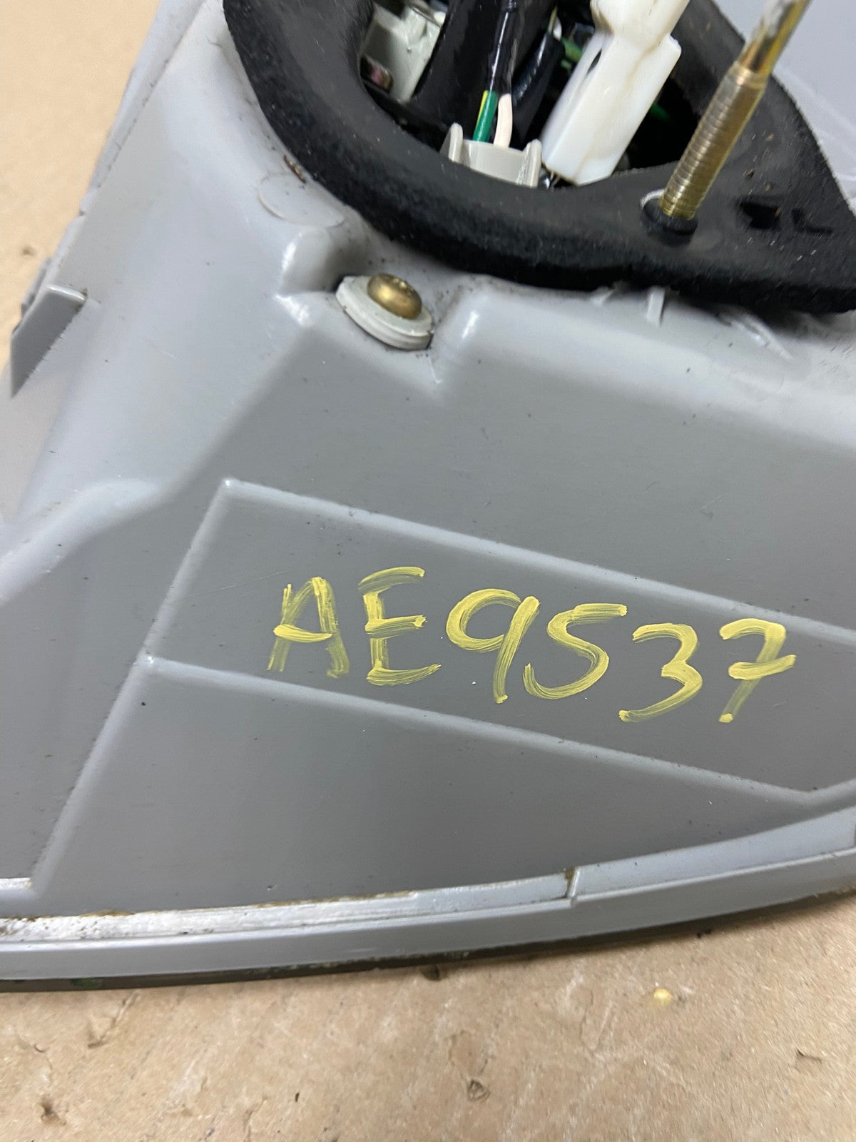 2004 to 2009 Lexus Rx350 RX330 Left Driver LH Tail Light AE9537 LK6