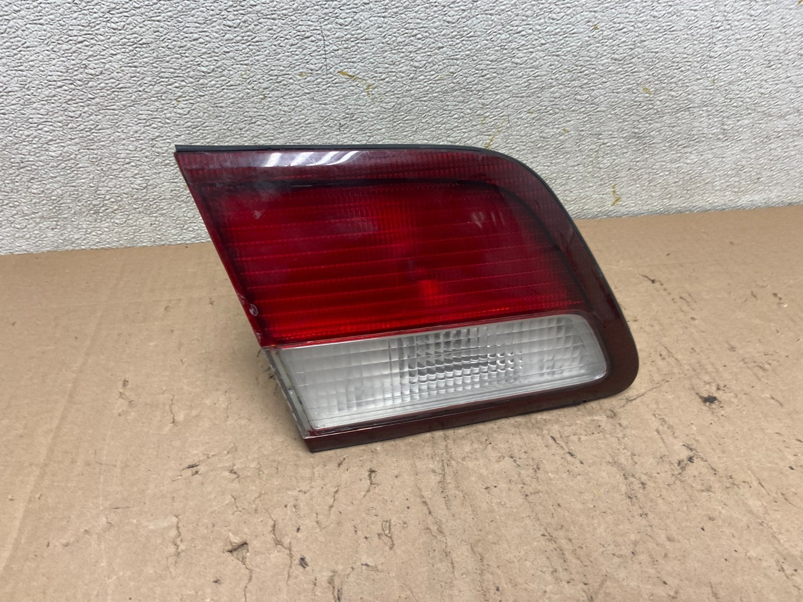 1997 1998 1999 Nissan Maxima Left Driver LH Inner Tail Light Oem R3193 DW0