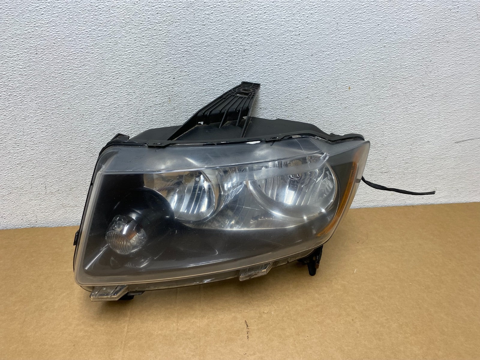 2011 to 2013 Jeep Grand Cherokee Halogen Left Driver Lh Headlight AD5286 DW0