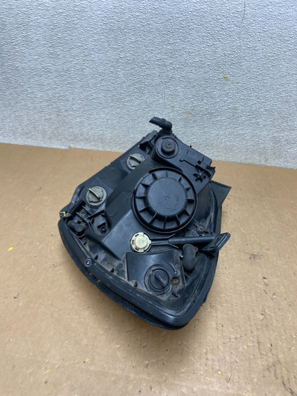 2005 to 2006 Kia Sportage Right Passenger RH Halogen Headlight OEM Z7608 DW7