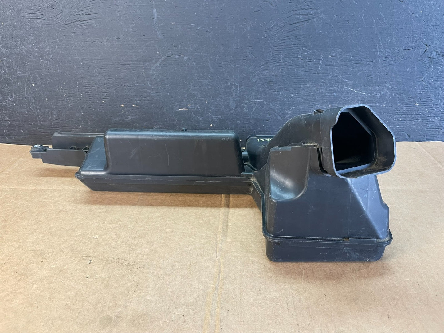 2013-2016 Nissan Pathfinder Upper Air Intake Duct AE0879 DG3