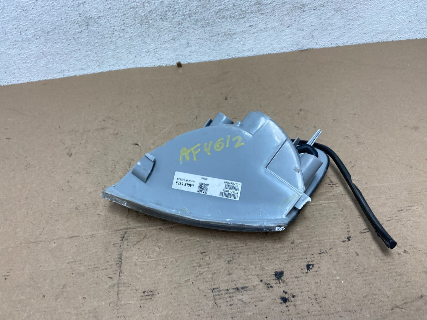 1998 to 2000 Lexus LS400 Left Driver LH Side Headlight Turn Signal AF4612 DW6