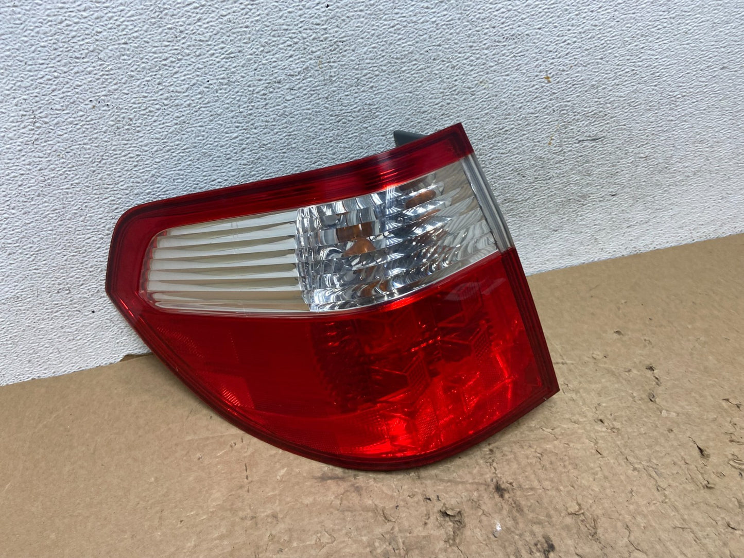 2005 2006 2007 Honda Odyssey Left Driver LH Side Tail Light AF8433 DW0